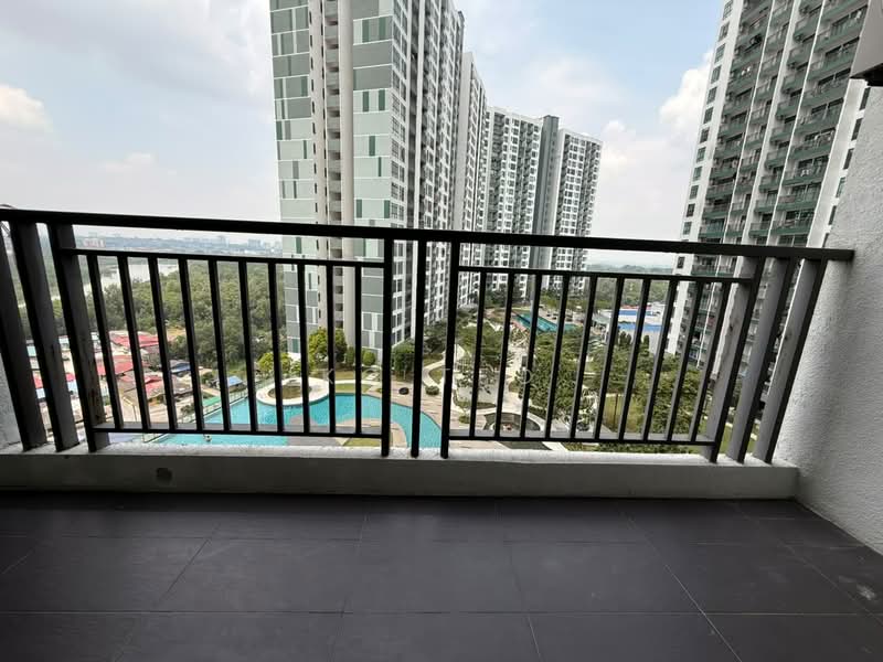 Kediaman Servis untuk Disewa di 8Scape Residence @ Sutera - Kc Teo - Balcony - PropertyGuru.com.my