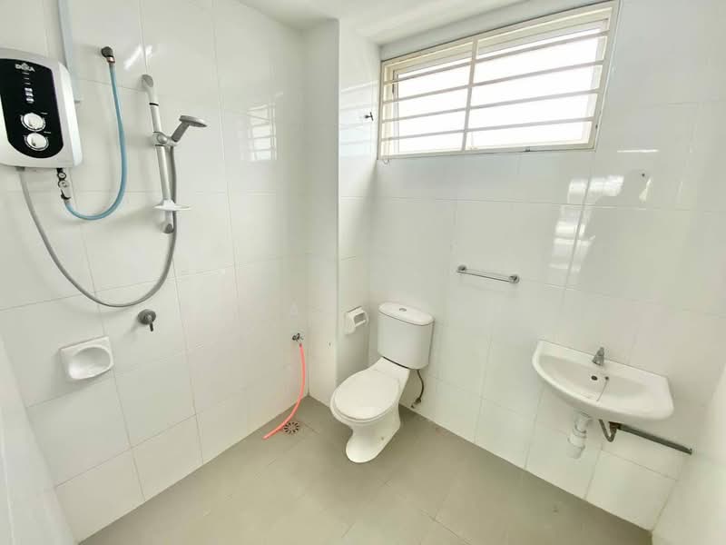 Rumah Teres 2-Tingkat untuk Dijual di Kajang (Selangor) - Ahmad Farhi - Bathroom - PropertyGuru.com.my