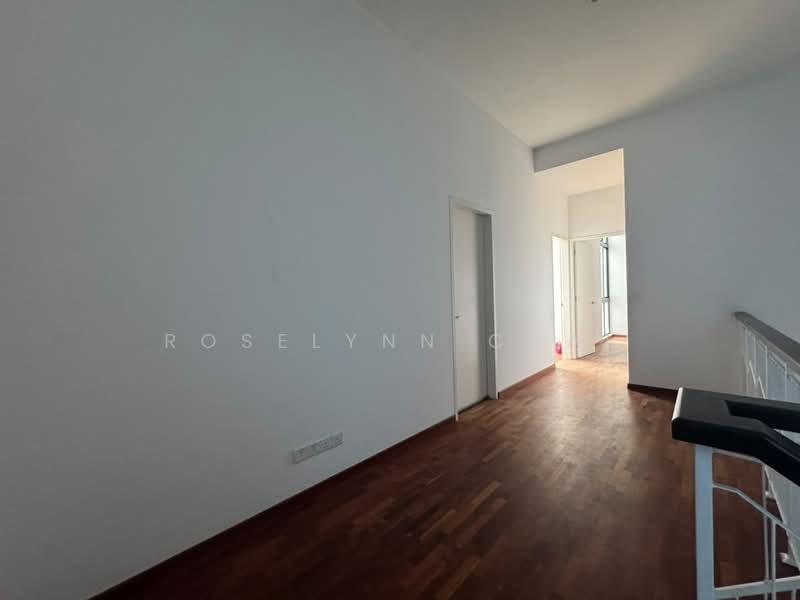 Cluster House for Sale in Setia Tropika (Johor Bahru) - Roselynn Chai - Corridor - PropertyGuru.com.my