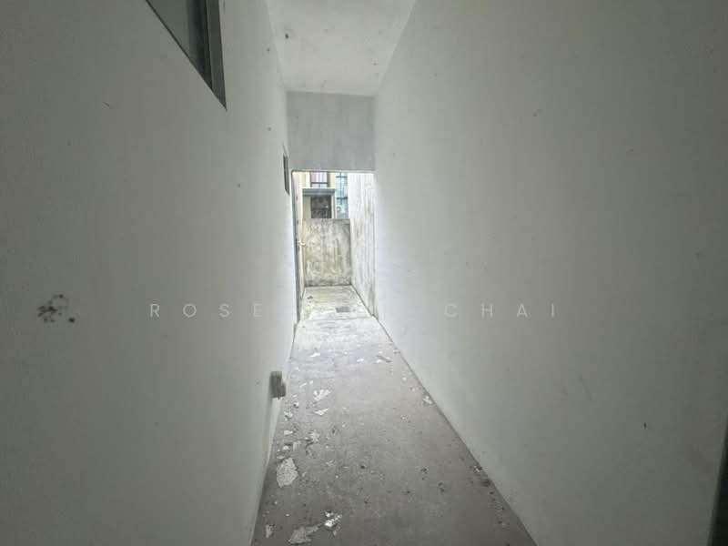 Cluster House for Sale in Setia Tropika (Johor Bahru) - Roselynn Chai - Corridor - PropertyGuru.com.my