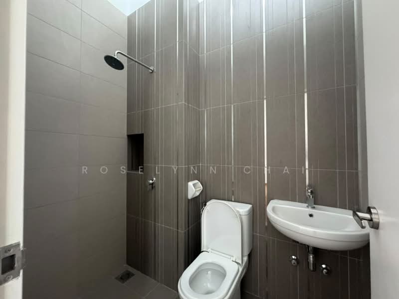 Cluster House for Sale in Setia Tropika (Johor Bahru) - Roselynn Chai - Bathroom - PropertyGuru.com.my