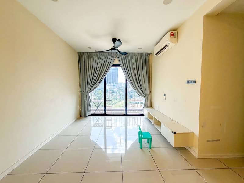 Kediaman Servis untuk Dijual di The Era @ Duta North - Keasavan Hari Krishnan - Living Room - PropertyGuru.com.my