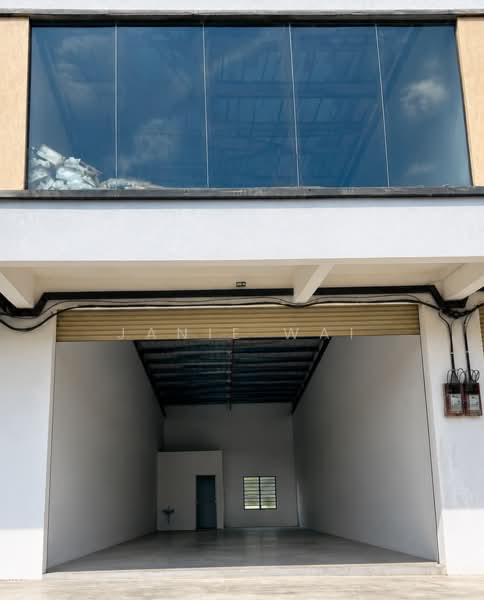 Kedai untuk Dijual di Nilai 3 (Nilai) - Janie Wai - Exterior - PropertyGuru.com.my
