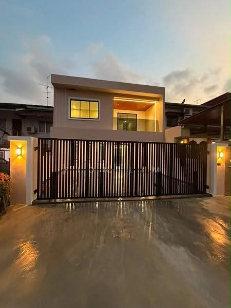 2-storey Terraced House for Sale in Taman Pelangi (Parit Jawa) - Fion Lim - Exterior - PropertyGuru.com.my