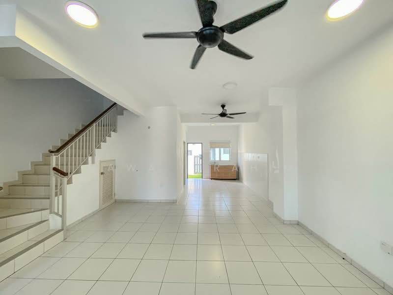 Rumah Teres 2-Tingkat untuk Dijual di Setia Ecohill (Semenyih) - Hawa Ibrahim - Living Room - PropertyGuru.com.my