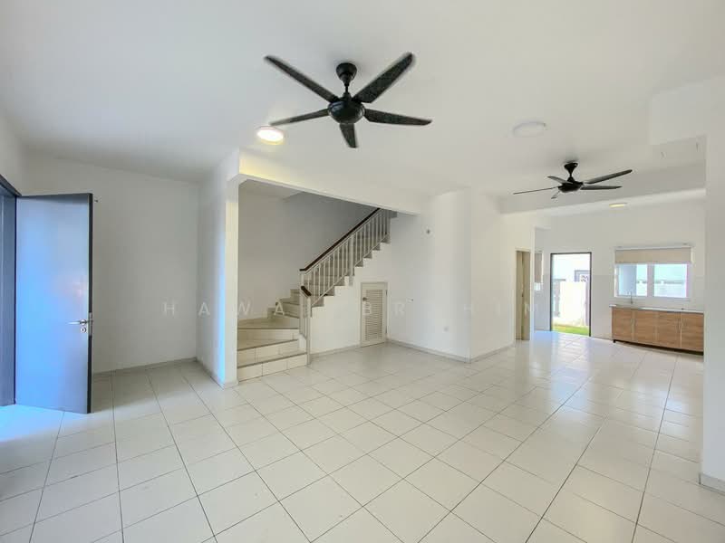 Rumah Teres 2-Tingkat untuk Dijual di Setia Ecohill (Semenyih) - Hawa Ibrahim - Living Room - PropertyGuru.com.my