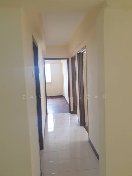 Pangsapuri untuk Dijual di Taman Bunga Raya - Zann Fauzan - Corridor - PropertyGuru.com.my