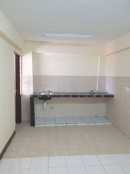 Pangsapuri untuk Dijual di Taman Bunga Raya - Zann Fauzan - Kitchen - PropertyGuru.com.my