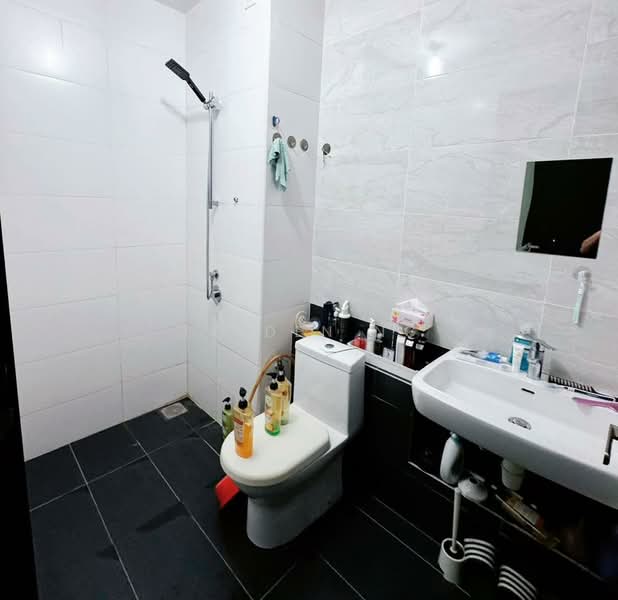 Pangsapuri untuk Dijual di Wave @ Marina Cove - Jayden Ng - Bathroom - PropertyGuru.com.my