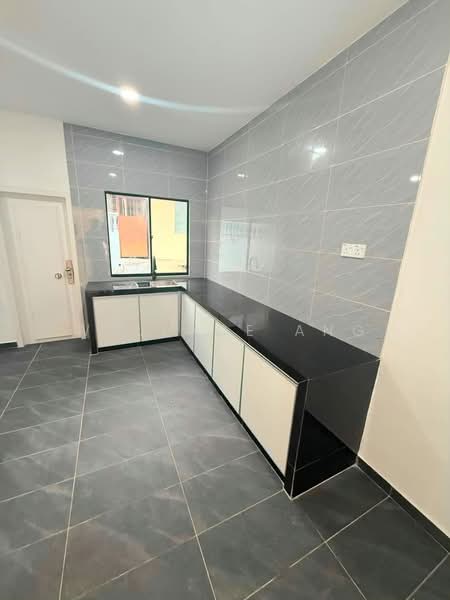 Rumah Teres 1-Tingkat untuk Dijual di Taman Ehsan Jaya (Ulu Tiram) - Wallace Ang - Kitchen - PropertyGuru.com.my