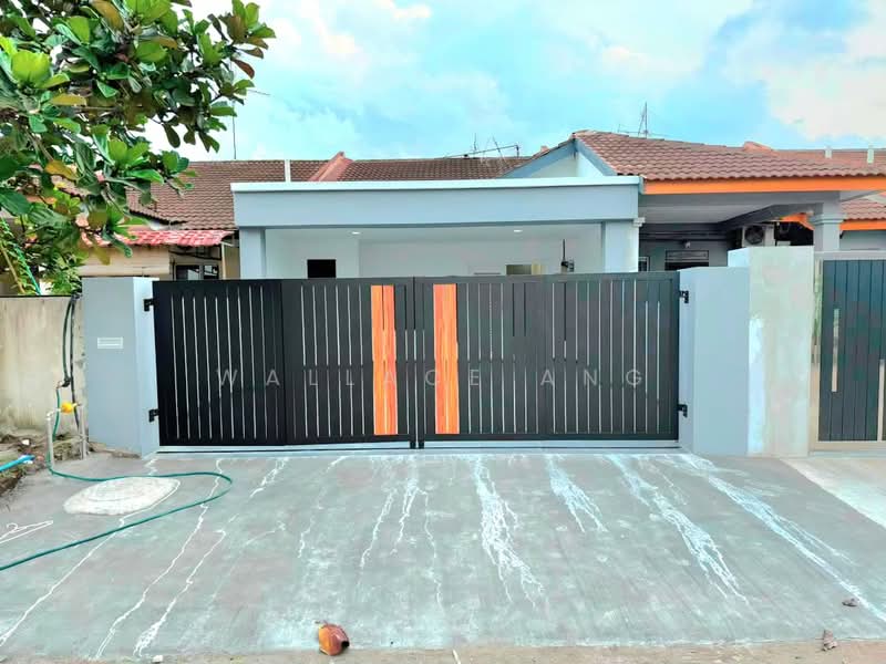 Rumah Teres 1-Tingkat untuk Dijual di Taman Ehsan Jaya (Ulu Tiram) - Wallace Ang - Exterior - PropertyGuru.com.my