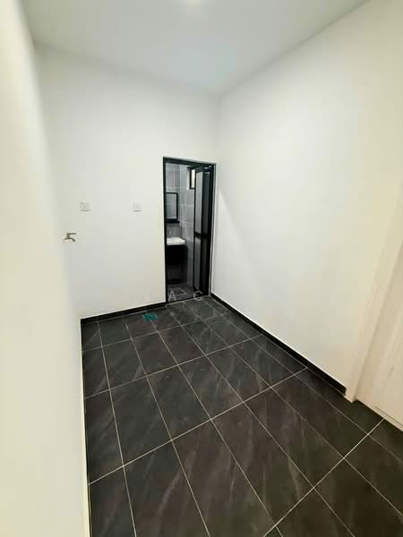 Rumah Teres 1-Tingkat untuk Dijual di Taman Ehsan Jaya (Ulu Tiram) - Wallace Ang - Bathroom - PropertyGuru.com.my