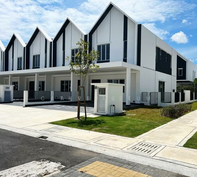 2-storey Terraced House for Sale in Semenyih (Selangor) - Catherine Lum - Exterior - PropertyGuru.com.my