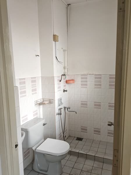 Terraced House for Rent in Bandar Kinrara (Selangor) - Ong KK - Bathroom - PropertyGuru.com.my