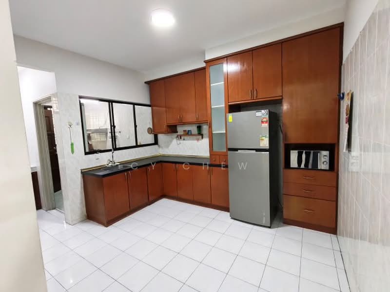 2-storey Terraced House for Rent in Taman Mount Austin (Tebrau) - CY Chew - Kitchen - PropertyGuru.com.my