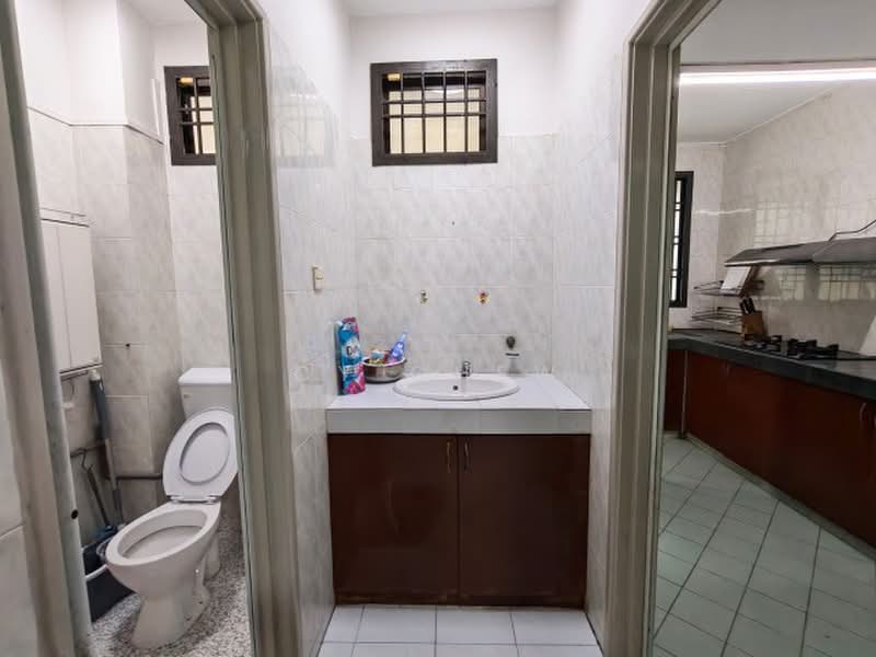 2-storey Terraced House for Rent in Taman Mount Austin (Tebrau) - CY Chew - Bathroom - PropertyGuru.com.my