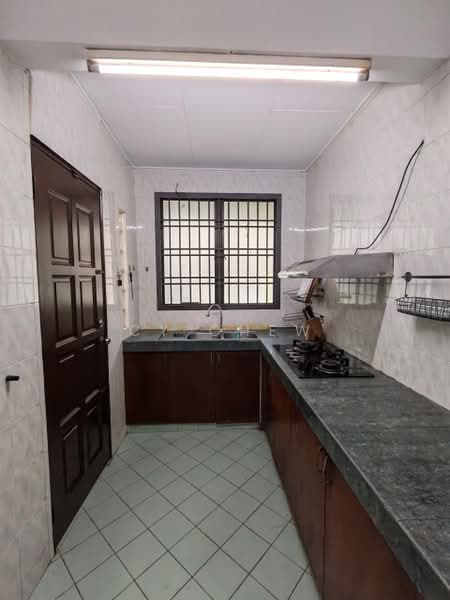 2-storey Terraced House for Rent in Taman Mount Austin (Tebrau) - CY Chew - Kitchen - PropertyGuru.com.my