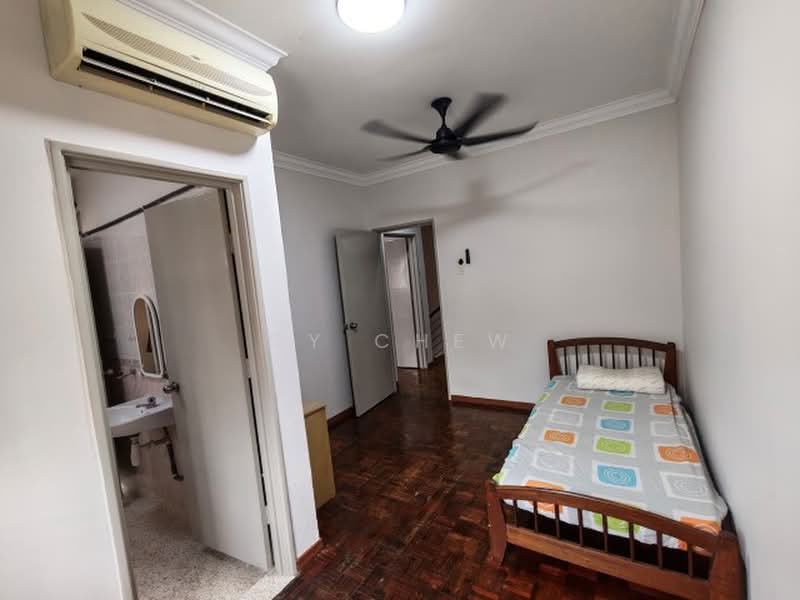 2-storey Terraced House for Rent in Taman Mount Austin (Tebrau) - CY Chew - Bedroom - PropertyGuru.com.my