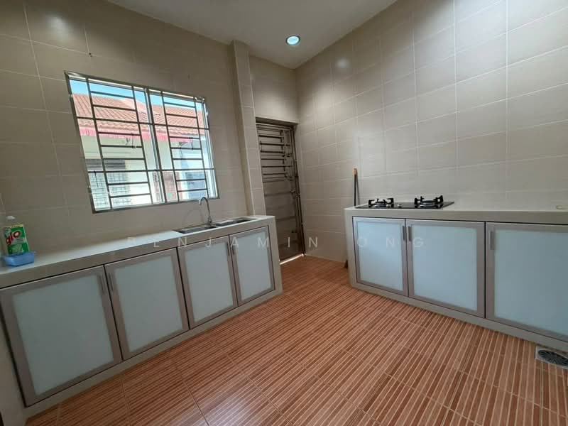 Rumah Teres 1-Tingkat untuk Disewa di Taman Mutiara Rini (Skudai) - Benjamin Ong - Kitchen - PropertyGuru.com.my