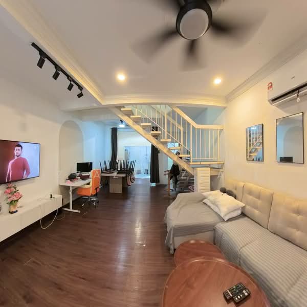 Rumah Teres 2-Tingkat untuk Dijual di Gombak (Selangor) - Izzaza Izzati - Living Room - PropertyGuru.com.my