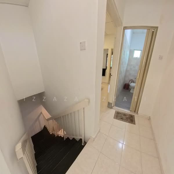 Rumah Teres 2-Tingkat untuk Dijual di Gombak (Selangor) - Izzaza Izzati - Corridor - PropertyGuru.com.my