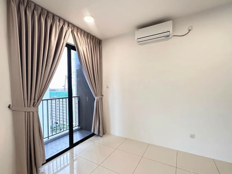 Pangsapuri untuk Disewa di Vivo Executive Apartment - Jie Ying - Balcony - PropertyGuru.com.my