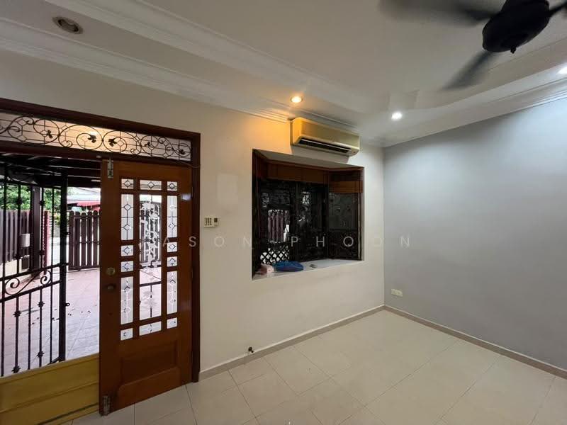 Rumah Teres 2-Tingkat untuk Disewa di Bayan Baru (Penang) - Jason Phoon - Entrance - PropertyGuru.com.my