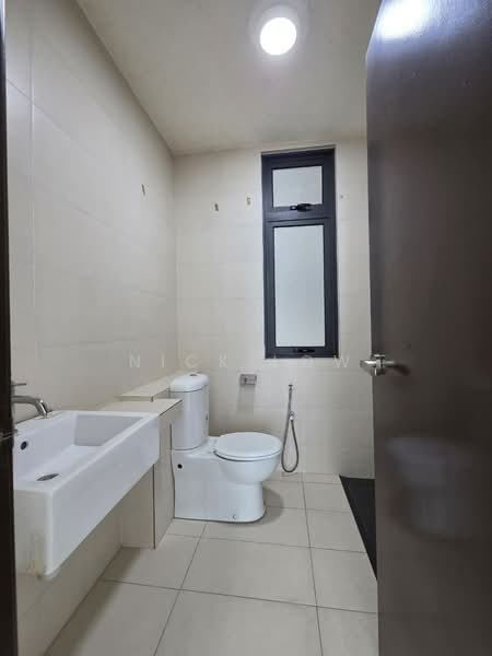 Kediaman Servis untuk Disewa di 8Scape Residence @ Sutera - Nick Low - Bathroom - PropertyGuru.com.my