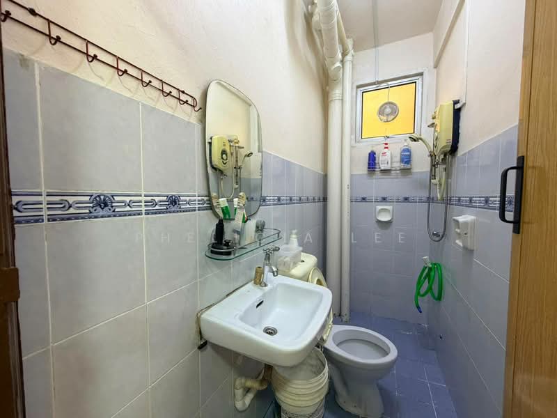 Pangsapuri untuk Dijual di Villa Bestari Apartment - Phelicia Lee - Bathroom - PropertyGuru.com.my