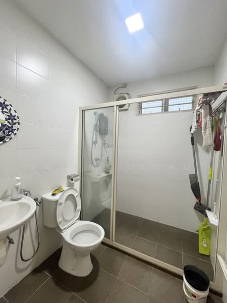 Rumah Teres 2-Tingkat untuk Dijual di Taman Universiti Indah (Seri Kembangan) - Joanne Leong - Bathroom - PropertyGuru.com.my