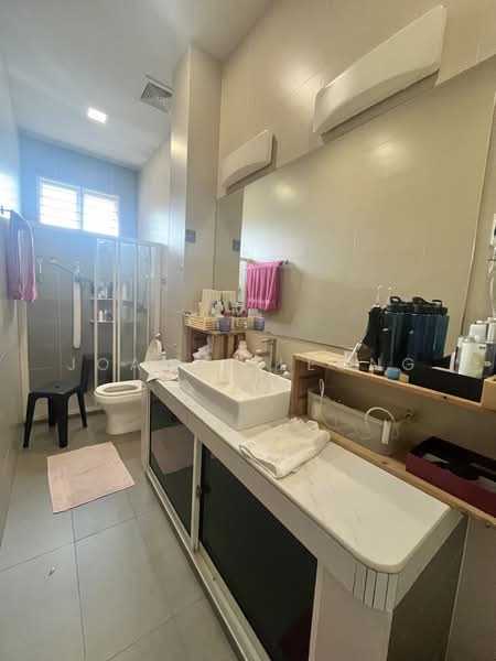 Rumah Teres 2-Tingkat untuk Dijual di Taman Universiti Indah (Seri Kembangan) - Joanne Leong - Bathroom - PropertyGuru.com.my