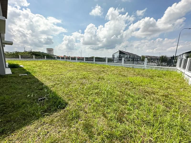 2-storey Terraced House for Sale in Sungai Buloh (Selangor) - Lucas Loh - Exterior - PropertyGuru.com.my
