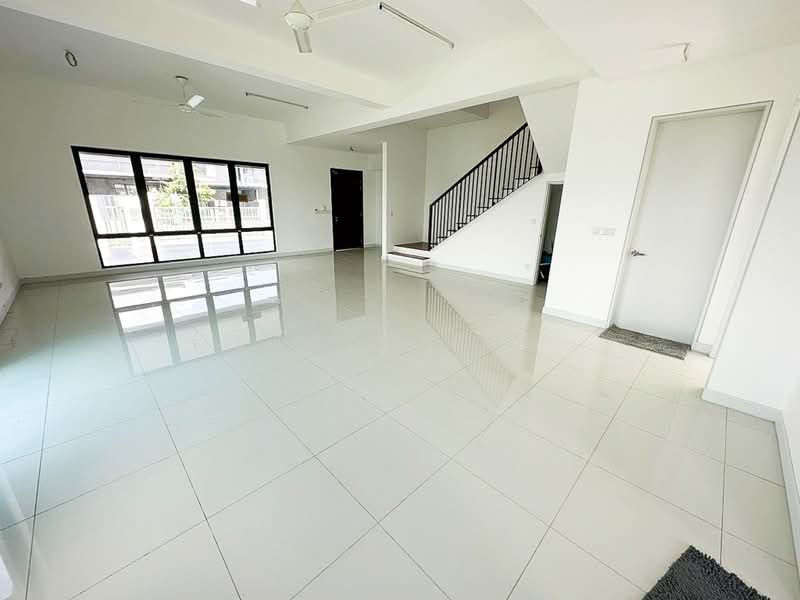 2-storey Terraced House for Sale in Sungai Buloh (Selangor) - Lucas Loh - Living Room - PropertyGuru.com.my