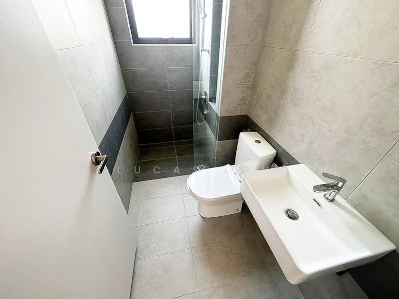 2-storey Terraced House for Sale in Sungai Buloh (Selangor) - Lucas Loh - Bathroom - PropertyGuru.com.my
