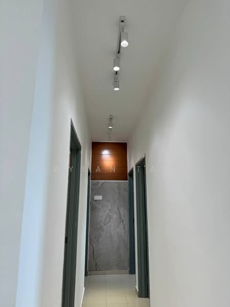 Pangsapuri untuk Disewa di Lake View Suites - Dylan Tan - Corridor - PropertyGuru.com.my
