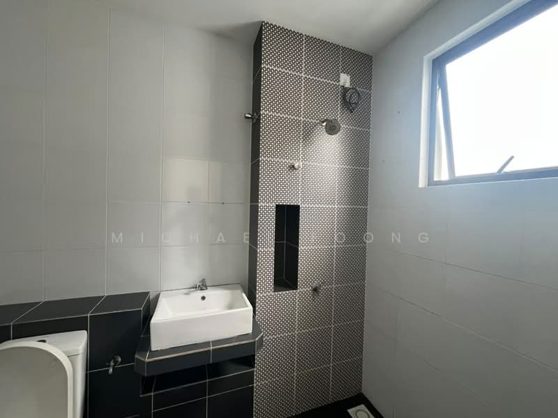 Rumah Teres untuk Dijual di Eco Grandeur (Puncak Alam) - Michael Foong - Bathroom - PropertyGuru.com.my