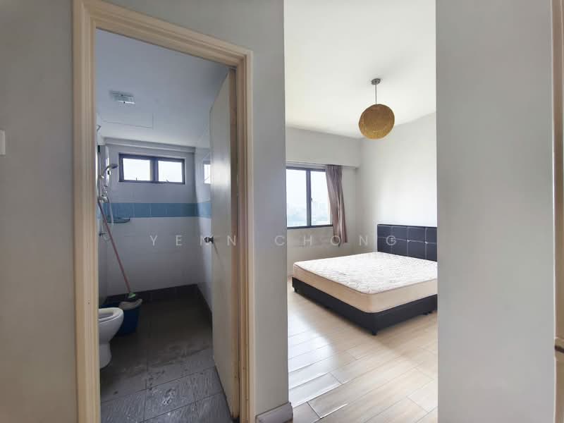 Pangsapuri untuk Dijual di Anjung Hijau (Greenfields) - Yenn Chong - Bathroom - PropertyGuru.com.my
