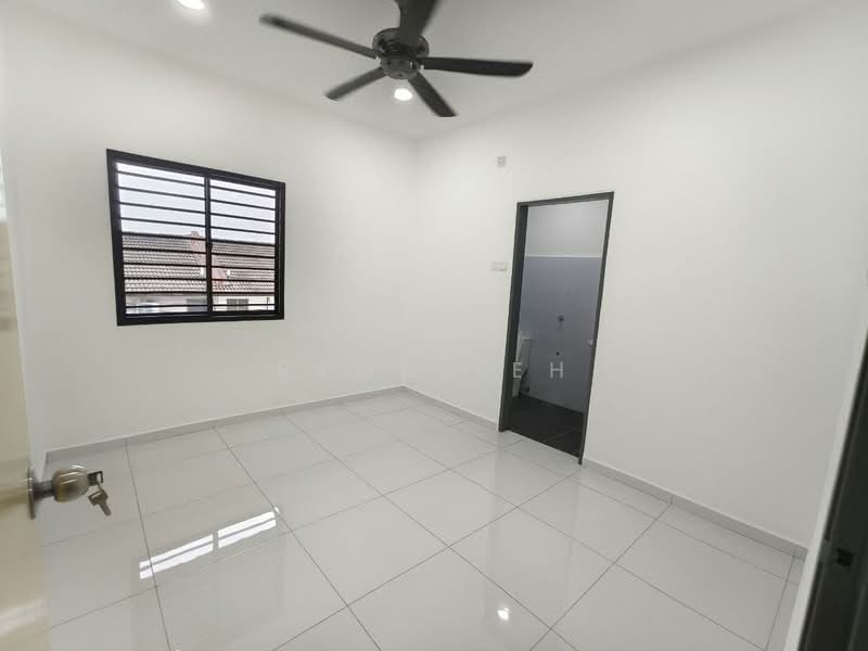 2-storey Terraced House for Sale in Taman Bukit Kempas (Tampoi) - Ryon Teh - PropertyGuru.com.my