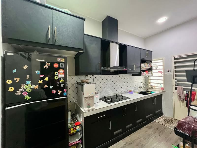 Terraced House for Sale in Kuantan (Pahang) - Izzat Azman - Kitchen - PropertyGuru.com.my
