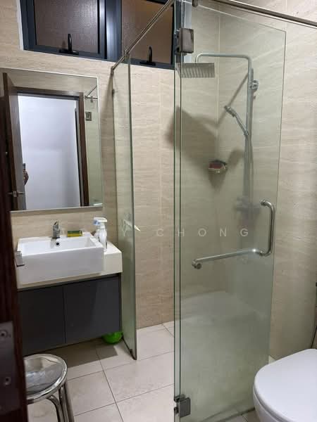 Kediaman Servis untuk Disewa di Crescent Bay Suites (Teluk Bayu) - Tony Chong - Bathroom - PropertyGuru.com.my