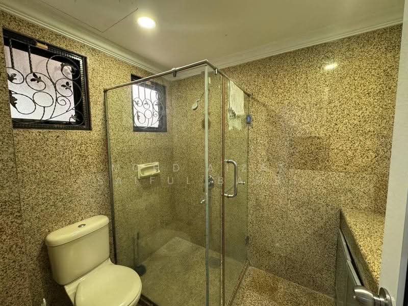 Rumah Berkembar untuk Dijual di Kota Damansara (Selangor) - Mohd Aizat Saiful Bahri - Bathroom - PropertyGuru.com.my