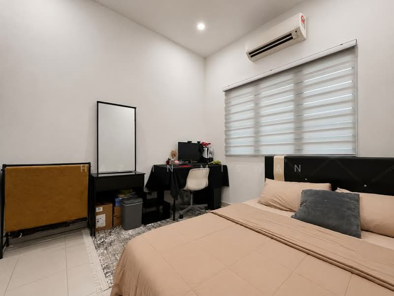 2-storey Terraced House for Sale in Setia Utama (Setia Alam) - Hazlin Miswan - PropertyGuru.com.my