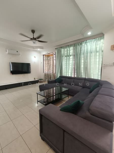 Rumah Berkembar untuk Disewa di Taman Perling (Perling) - Tony Chong - Living Room - PropertyGuru.com.my