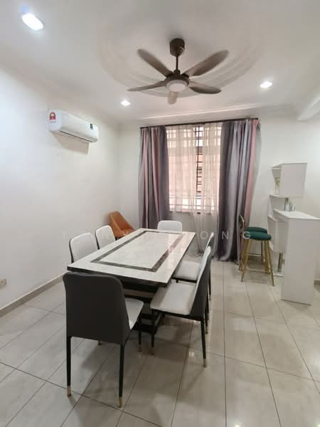 Rumah Berkembar untuk Disewa di Taman Perling (Perling) - Tony Chong - Dining Room - PropertyGuru.com.my