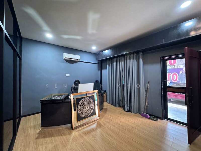 Kedai untuk Disewa di Bandar Baru Uda (Tampoi) - Kenneth Khor - Interior - PropertyGuru.com.my