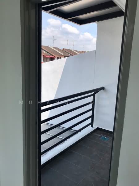 Rumah Teres 2.5-Tingkat untuk Disewa di Taman Larkin Perdana (Johor Bahru) - MUHAMAD AZRI - PropertyGuru.com.my
