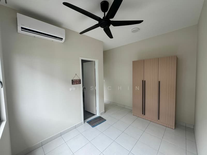Kediaman Servis untuk Disewa di Residensi Bukit Tiara - Kays Chin - Bedroom - PropertyGuru.com.my