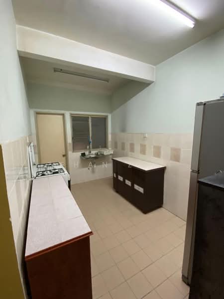 Pangsapuri untuk Disewa di Apartment Komuter Raya - Zehan Zaki - PropertyGuru.com.my