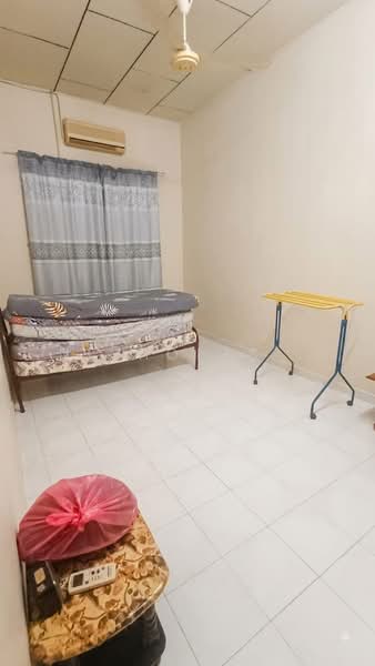 1-storey Terraced House for Sale in Bandar Tangkak (Tangkak) - Nicholas . - Bedroom - PropertyGuru.com.my