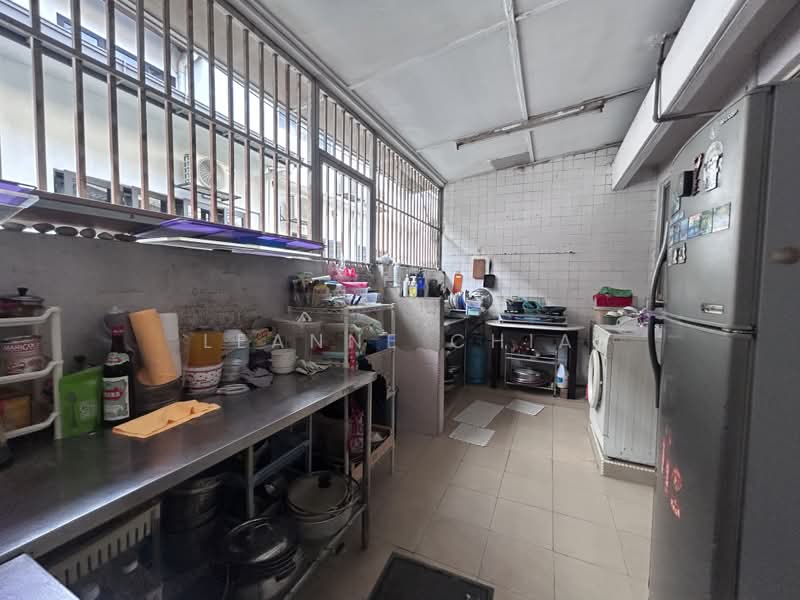 2-storey Terraced House for Sale in SS2 (Petaling Jaya) - Leanne Chia - Kitchen - PropertyGuru.com.my